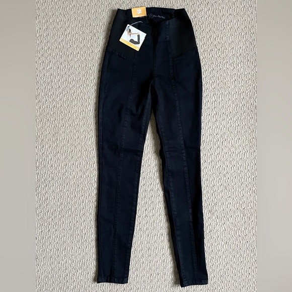 Yoga Jeans Rachel Skinny Pant in Black Light - Picture 2 of 5